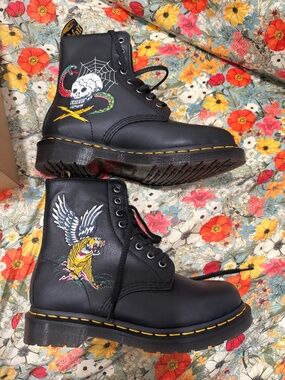 Dr Martens 1460 Souvenir Boots Black Embroidered Nappa Size 7 women
